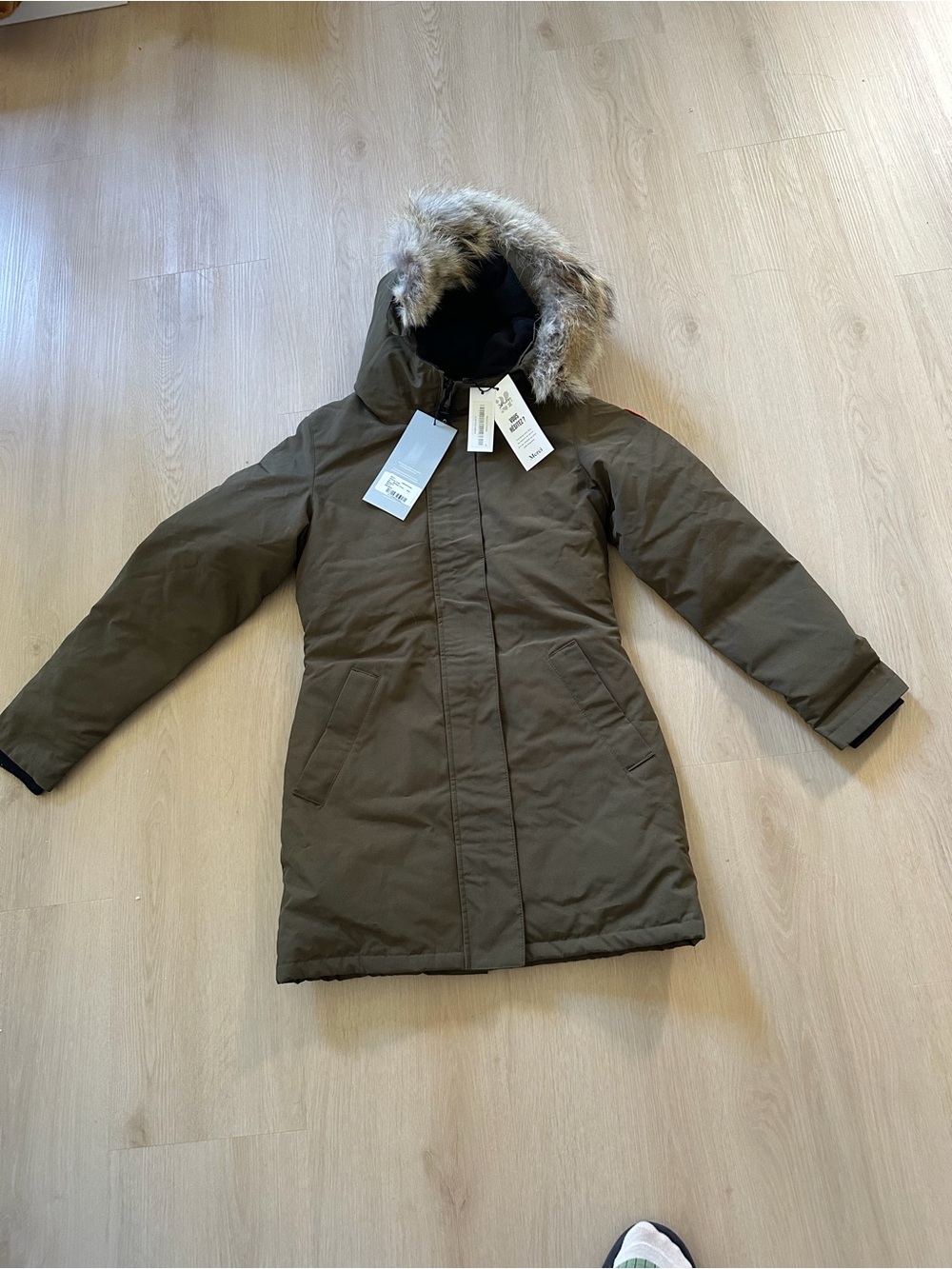 Canada Goose Victoria Parka Women’s XS Green Hooded Fur Trim Down Coat NWT New